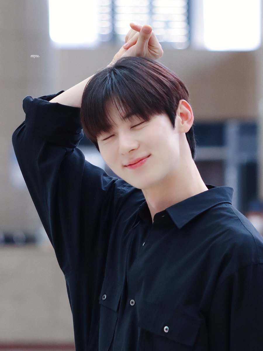 8myu9's tweet photo. 230707 

안전비행🥺🫶🏻🧡

#황민현 #HWANGMINHYUN https://t.co/RSnWPh6FBT