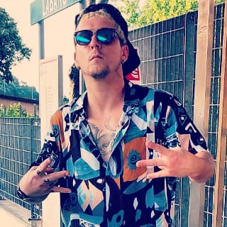 TrueRiserap's tweet photo. NO CAP 💥 

No so dove mi porterà tutto questo ma mi godrò il viaggio.. I'm ready!!

.
.
.
.

#rise #rap #hiphop #nocap #fire #firesound #lifestyle #trainhard #ready #colors https://t.co/9jhPLrCYbt