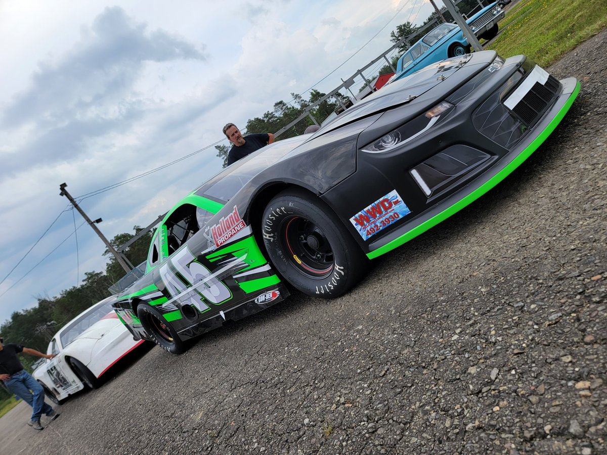 RoCModSeries's tweet photo. This Saturday night on the #HighBanks of @HollandSpeedway the Race of Champions #LateModels will run their first race of the year. #ThunderintheHills @Wilbertsupullit 100 #ModifiedsMainly #LateModels too. "You gotta have a favorite!" #WhereEveryLapCounts https://t.co/q4yiZvvG2x