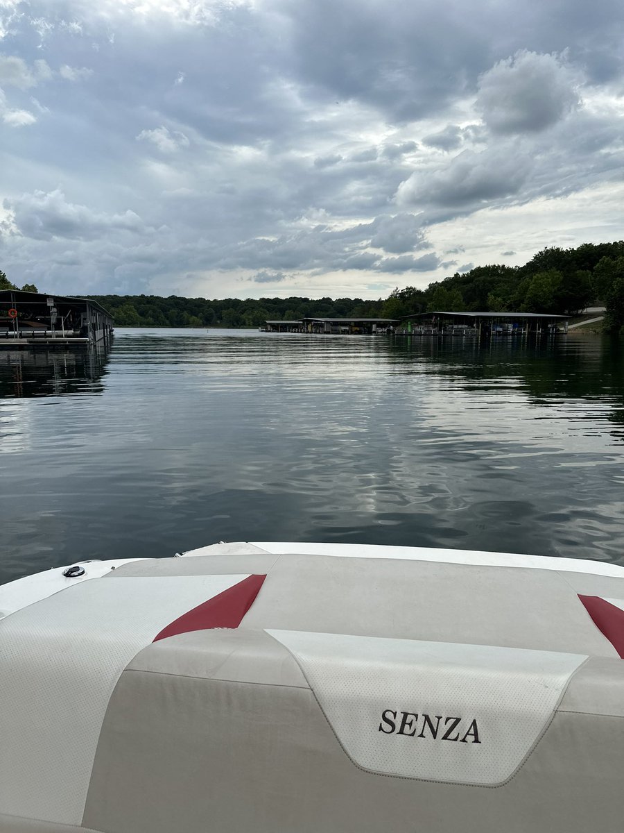 pwatermeier's tweet image. Time at the lake is always well spent #lakelife #tablerock