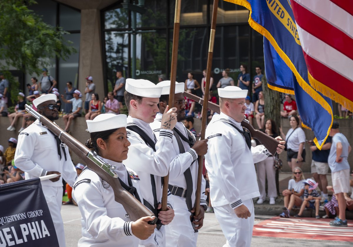 #USNavy Photos of the Day: 

1️⃣ #USSDwightDEisenhower @TheCVN69 #UNREP from @MSCSealift #USNSSupply @US2ndFleet
2️⃣ #USSRamage #FLTOPS @USNavyEurope
3️⃣ #USSHampton returns to San Diego @PacificSubs
4️⃣ @NTAGPhiladelph1 in Philladelphia 4th of July parade
👉 dvidshub.net/r/uw5gq2
