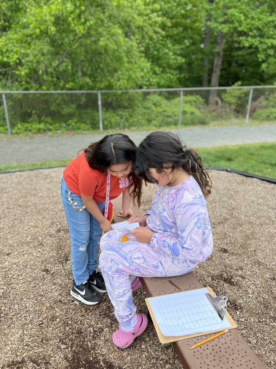 SharleneDeoki's tweet photo. @ParticipateLrng #UnitingOurWorld #EggHunt #SOLReview @RKES_3rd https://t.co/tAkT64tD07