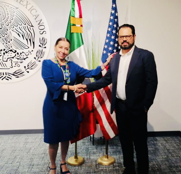 Fue un placer recibí al Dr. Miguel Reyes  de CFE internacional en el Consulado General de México en Houston, con quien estrecharemos vínculos para crear convenios en pro de nuestra comunidad en Houston.