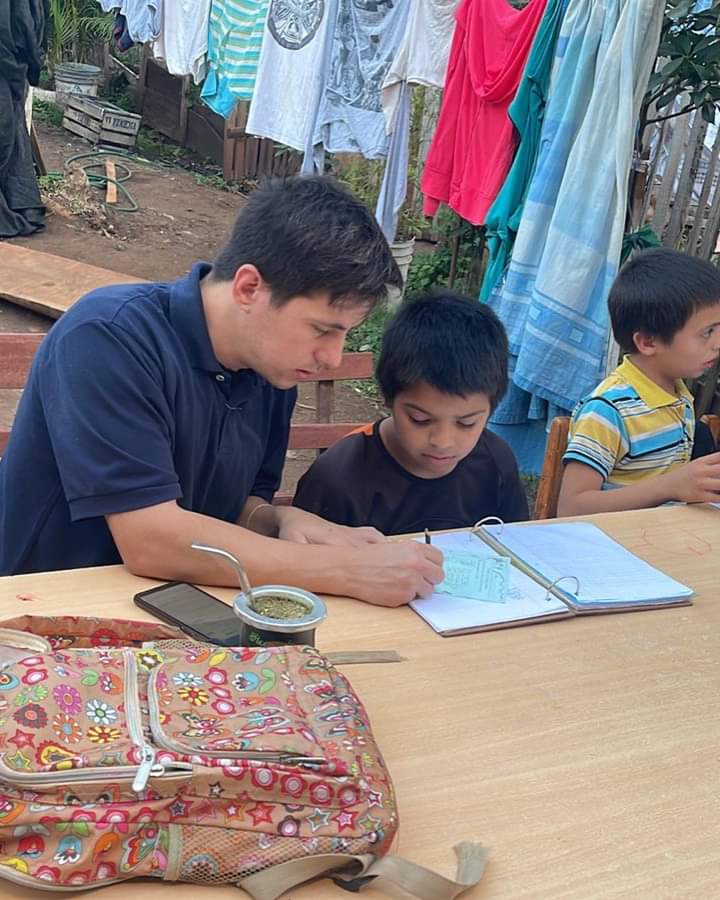 Hoy iniciamos este gran proyecto “Gabinete Interdisciplinario Escolar” que tiene por fin brindar herramientas básicas de conocimiento a niños y niñas que requieren clases de apoyo en niveles primarios.

#ElijoCreer
#NuevaJuntaRenovadora
#FrenteRenovadorDeLaConcordia