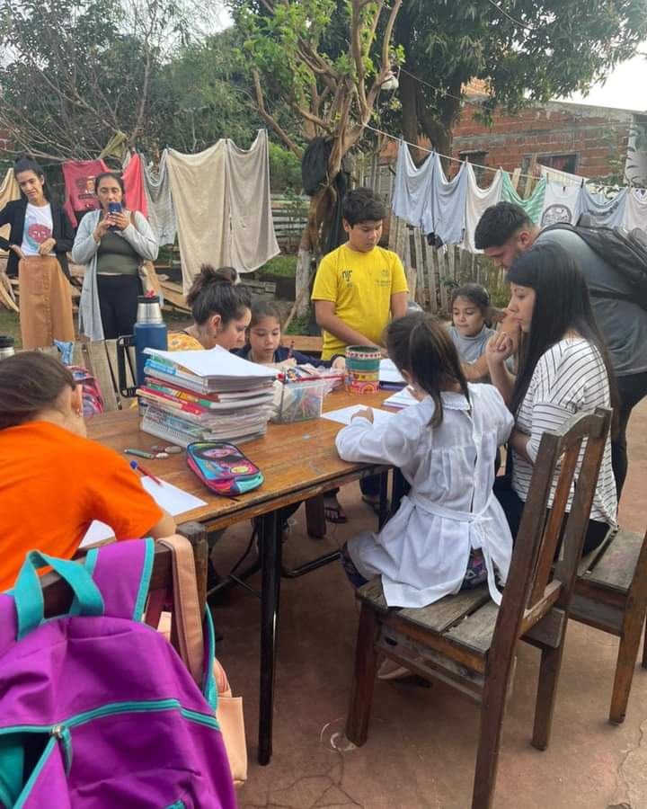 RGermanFerber's tweet photo. Hoy iniciamos este gran proyecto “Gabinete Interdisciplinario Escolar” que tiene por fin brindar herramientas básicas de conocimiento a niños y niñas que requieren clases de apoyo en niveles primarios.

#ElijoCreer
#NuevaJuntaRenovadora
#FrenteRenovadorDeLaConcordia https://t.co/01Vm28ZdDd