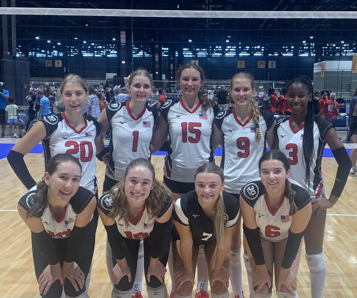 These ladies were ranked 20th going into Nationals and finished 5th in the Liberty Division!!  Awesome job!! ❤️🏐🖤