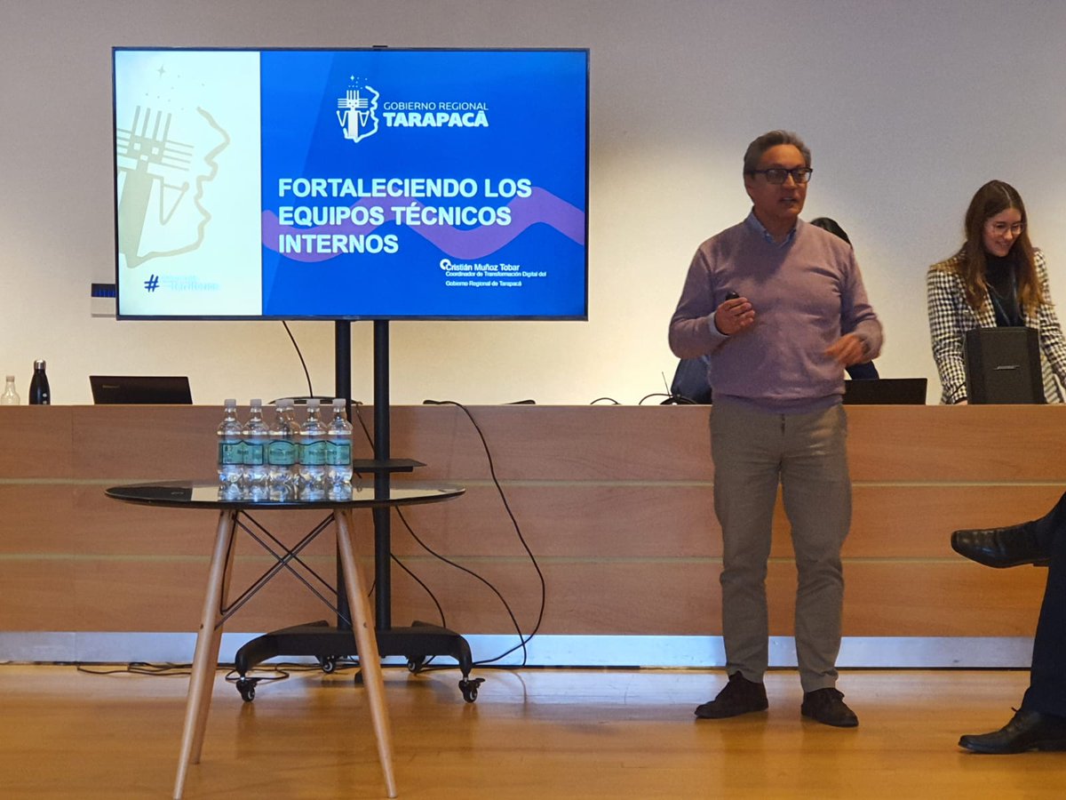 Gore_Tarapaca's tweet photo. #Digitalización📲

El #EquipoGore participó en la 1° Mesa de Transformación Digital en #Santiago, para exponer sobre cómo se ha organizado el @Gore_Tarapaca en el marco de la Fase de Preparación de la Ley de Transformación Digital, proceso apoyado por el Gob. @JMCarvajalG.💪🏼 https://t.co/2yC5s6r4V8