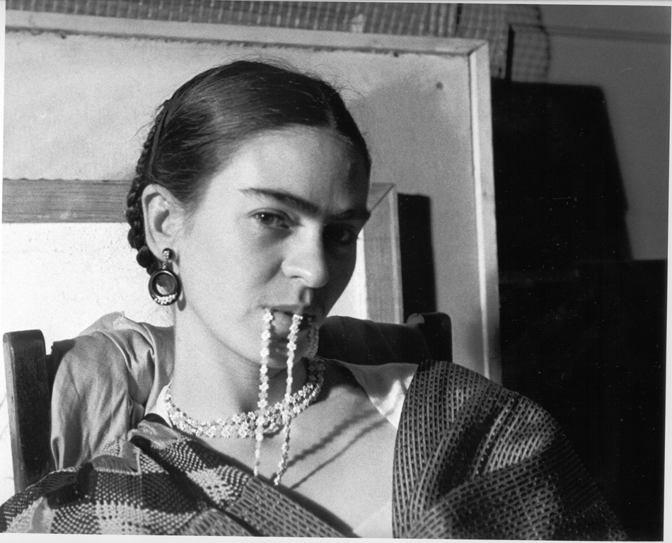 PDNBGallery's tweet photo. Today is #Frida’s Birthday!

PDNB Gallery is remembering this #icon with these #portraits by #LucienneBloch &amp; #NickolasMuray.

Images:
Nickolas Muray, #FridaKahlo in Blue Silk Dress, c. 1939
Lucienne Bloch, Frida Biting Her Necklace, 1933

#pdnbgallery #arthistory #articons #dfw https://t.co/O9VF9Ua6ss