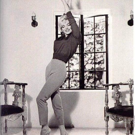 Clubpassionmar2's tweet photo. #Marilyn #MarilynMonroe #clubpassionmarilyn #allangrant #12305fifthhelenadrive https://t.co/xfINticjzJ