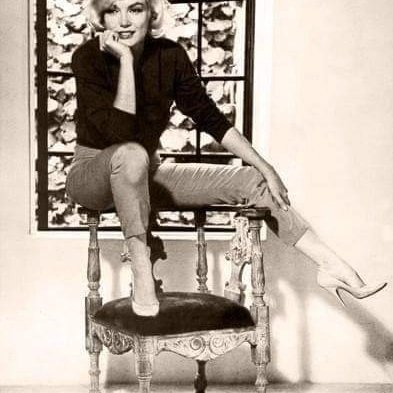 Clubpassionmar2's tweet photo. #Marilyn #MarilynMonroe #clubpassionmarilyn #allangrant #12305fifthhelenadrive https://t.co/xfINticjzJ