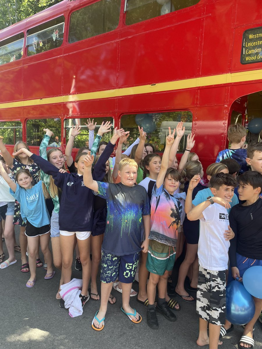 Such a wonderful send off for our ‘Class of 2023’ 🙌🏻 Dream big Year 6, you have incredible futures ahead of you! You’ve been amazing 🌟 

#preplife #educationwithcharacter <a href="/BCSPrep/">BCS Prep</a>