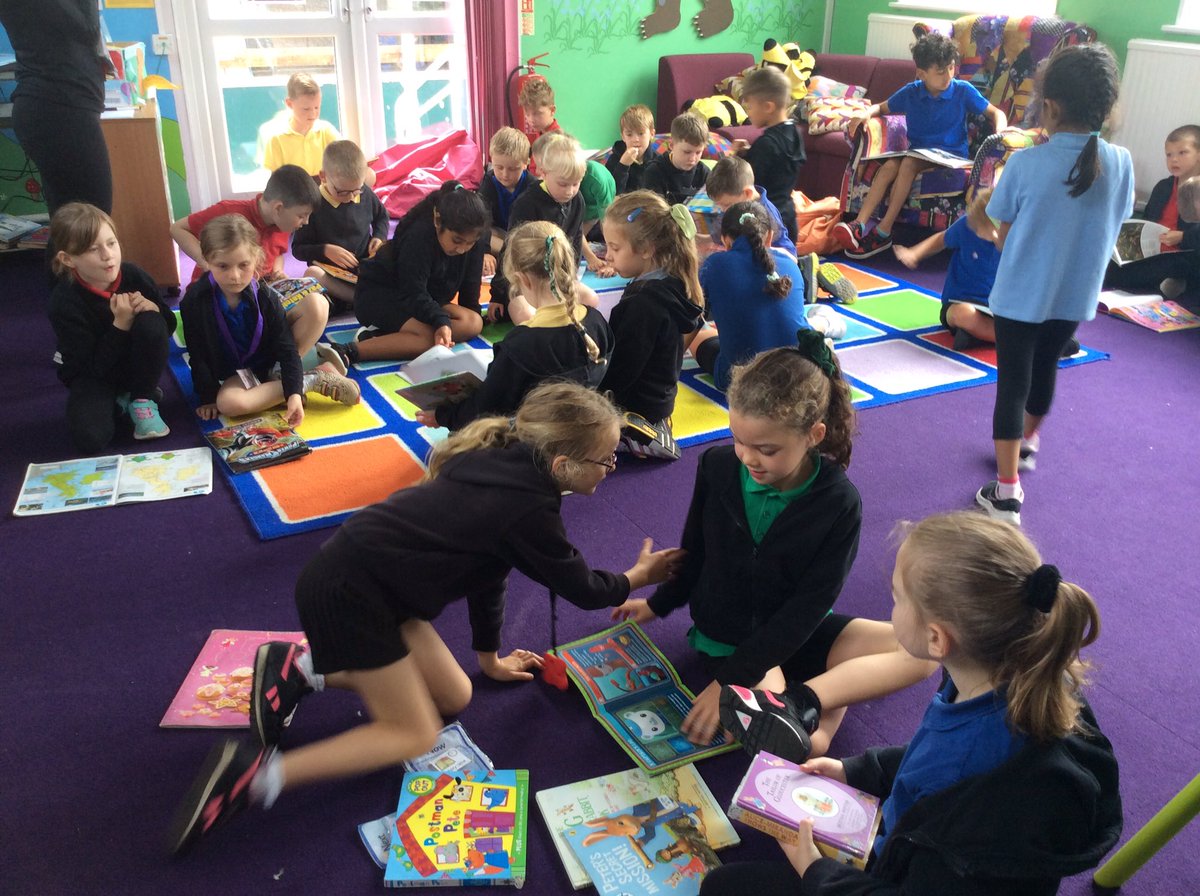 wideyshark's tweet photo. We love our library time with Miss Harrison. Here are some pics from yesterday’s visit 📖❤️📚 https://t.co/HOgAwZbihr