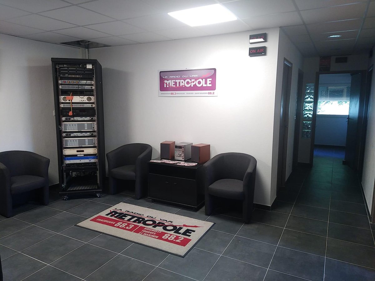 metropolradio's tweet photo. Demain soir ,une invitée surprise vous parlera de son festival qu'elle organise depuis plusieurs années et qui devient un grand rendez vous incontournable de notre belle région.
Retrouvez nous demain soir sur notre page Facebook 😉 https://t.co/ariDLAdLUa