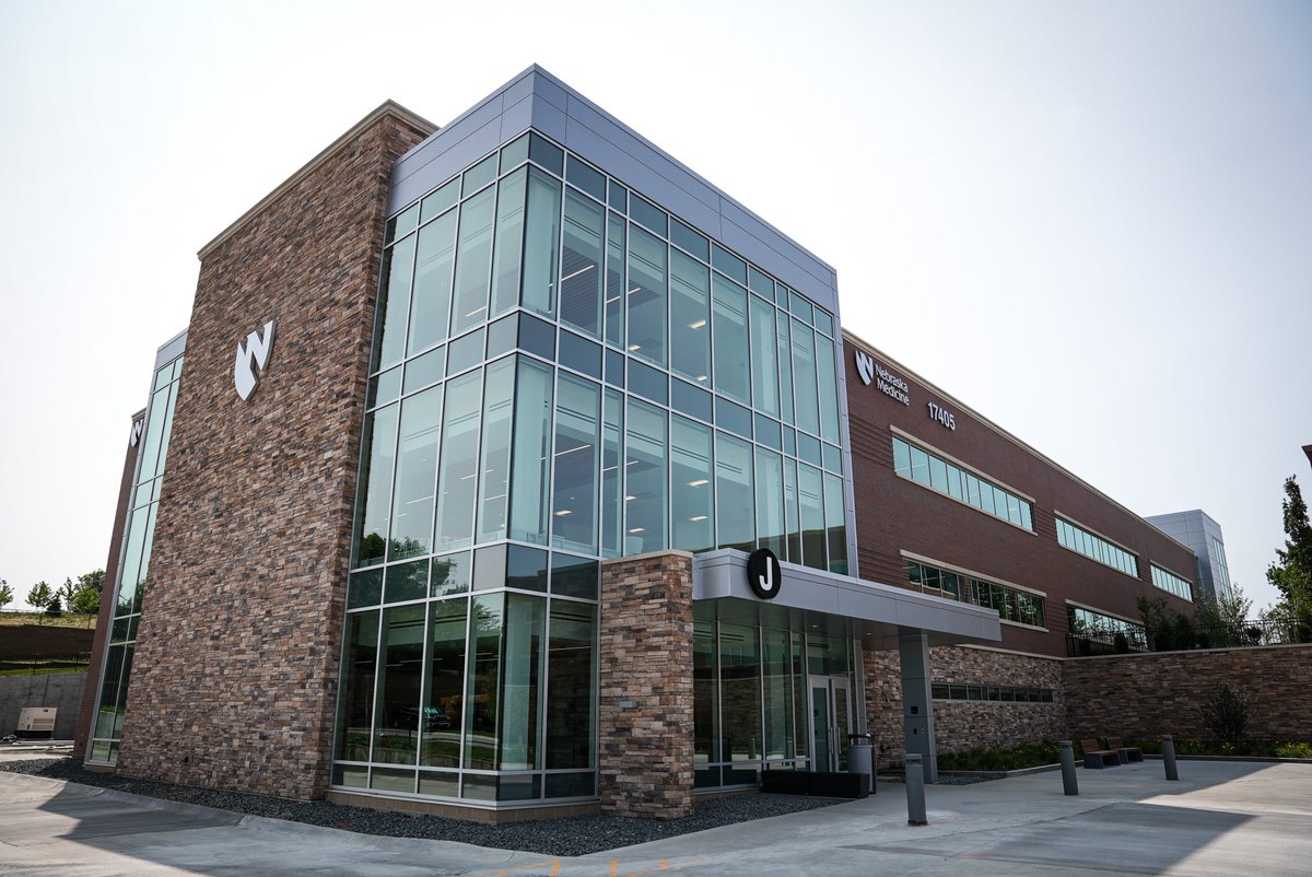 Ah, ribbon cuttings. Never gets old! 

#NoddleProjects #NebraskaMedicine #TeamWork