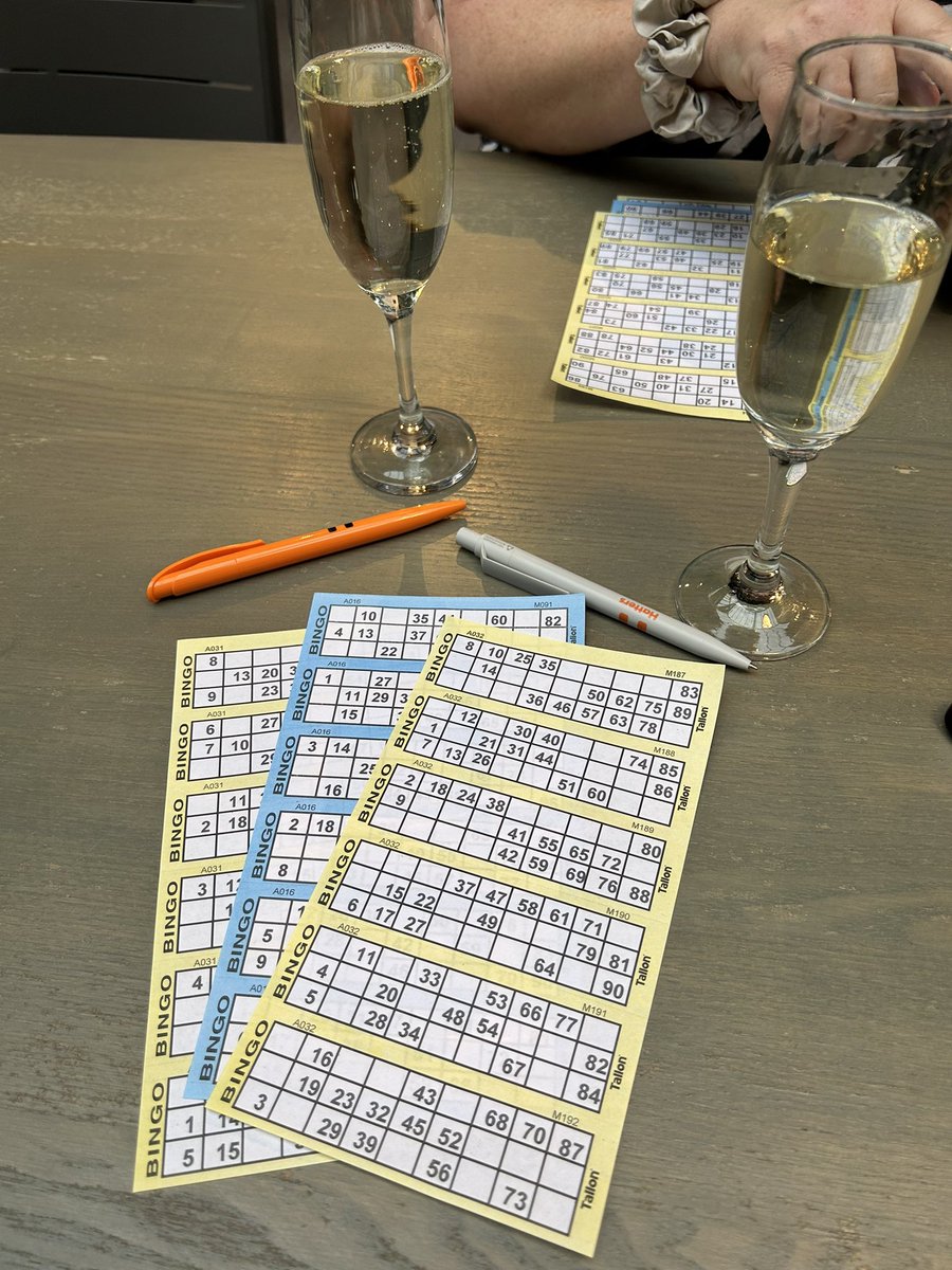 SharonSeville1's tweet photo. Hard core supporter of #stockport local business. Loooong day at the #RECLive23 conference today but still the energy to top up the local coffers with ‘Bubbles n Bingo’ at the #theproducehall Stockport with fellow bingo dabber Jo Shippen. 🤞🏻 https://t.co/AgXigf55js