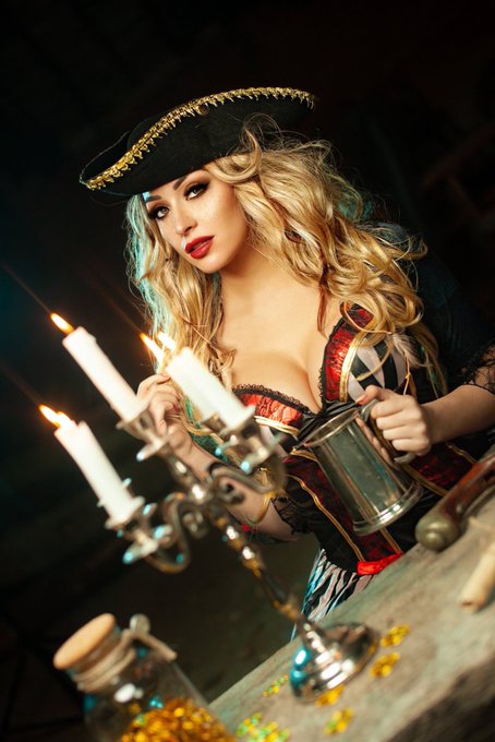 Our @Wizards_DnD stream is now!   Yes our @ChaoticQuesters are still disguised as pirates 🏴&zwj;☠️  Tune<a class="tags" target="_blank" title="On Twitter" href="/?out=eyJ0eXAiOiJKV1QiLCJhbGciOiJIUzUxMiJ9.eyJpYXQiOjE3MjA3MjgzMzUsImlzcyI6InR3cG9ybnN0YXJzLmNvbSIsIm5iZiI6MTcyMDcyODMzNSwiZXhwIjoxNzUyMjY0MzM1LCJyZWRpcmVjdF91cmwiOiJodHRwczovL3R3aXR0ZXIuY29tL1dpemFyZHNfRG5EIn0.iKrkSbk80_GEE8Fgt5p1m1IiaweVzArJFlJeL9DUtsqat6d8syb_f1hPBnxcDNlMDIXug58GYOEaaWG9fD2Gzw">@Wizards_DnD</a><a class="tags" target="_blank" title="On Twitter" href="/?out=eyJ0eXAiOiJKV1QiLCJhbGciOiJIUzUxMiJ9.eyJpYXQiOjE3MjA3MjgzMzUsImlzcyI6InR3cG9ybnN0YXJzLmNvbSIsIm5iZiI6MTcyMDcyODMzNSwiZXhwIjoxNzUyMjY0MzM1LCJyZWRpcmVjdF91cmwiOiJodHRwczovL3R3aXR0ZXIuY29tL0NoYW90aWNRdWVzdGVycyJ9.2wWPSM0e4ochR4KsvfYAEcUDye2QuhzUVUUpw9SqpcWaSZav3pxY6SzaYHKMhc01xZokA4-MQfQ58FbGKI8kyA">@ChaoticQuesters</a><a href="/tag/cosplay"class="tags"><span>#cosplay</span></a><a href="/tag/bodypaint"class="tags"><span>#bodypaint</span></a><a href="/tag/bramble"class="tags"><span>#bramble</span></a>