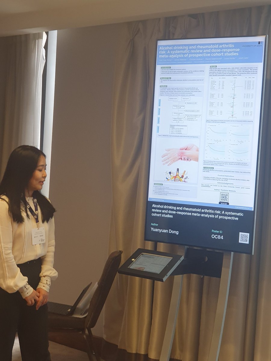 JanetCade's tweet photo. James, Fon and @YuanyuanDongg providing PhD insights. Vegetarian diets could ⬆️ risk of hip fracture; tea/coffee, alcohol poss linked to risk of RA; denture status, chewing and BMI in elderly Thai. How lucky I am to work with such talented people. @FoodSciLeeds #NSSummer23 https://t.co/vJ5MjvIeks