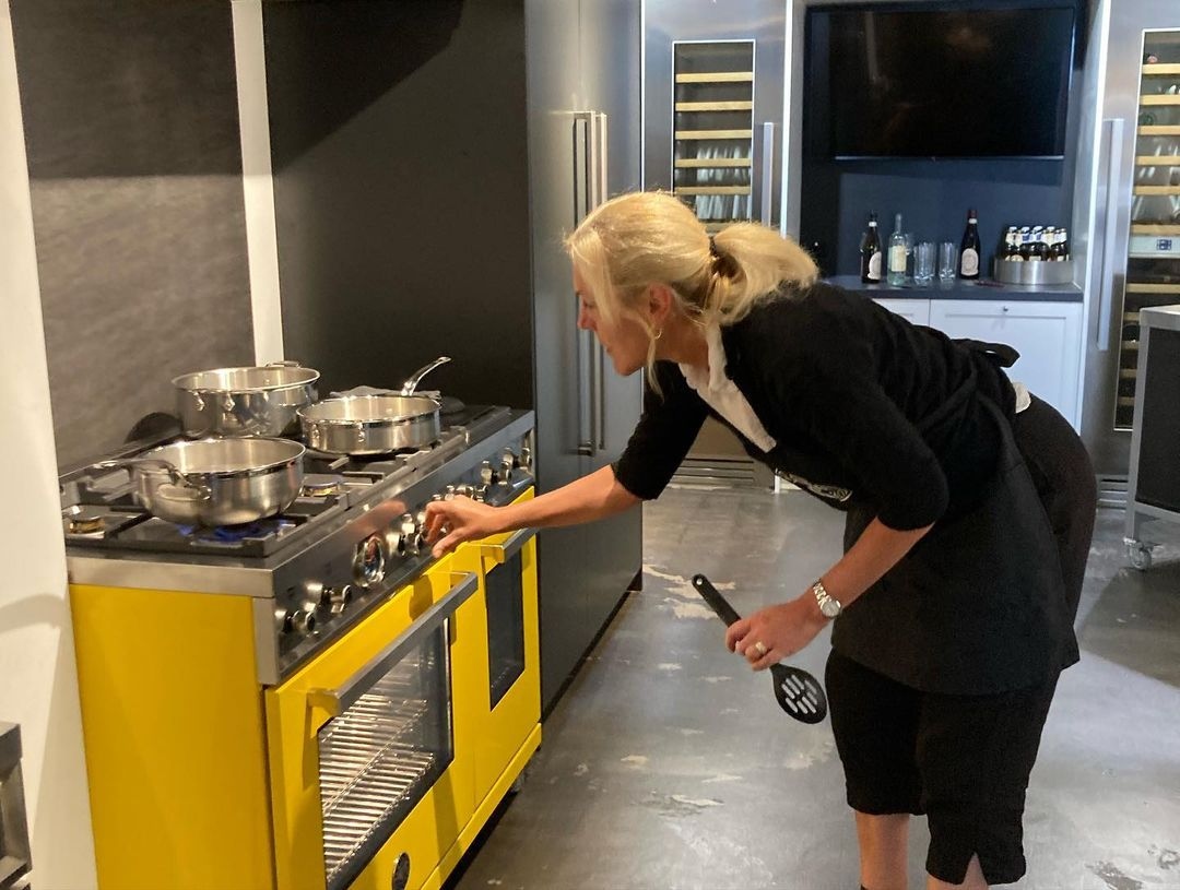 purcellmurray's tweet photo. We had another fantastic group training at Casa Bertazzoni in our showroom with Milestone Distributors this week! 🙌 https://t.co/XAxBxXwTQR