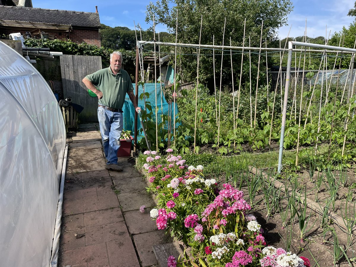 NBC_GreenTeam's tweet photo. Day 2 of allotment judging and we saw plenty of plantastic plots in our bloomin’ borough 🌸 🌱 🐝  🦔 🐞 @RHSBloom @NewsNBC @NuLMarkets https://t.co/2lzQ6ycrzc