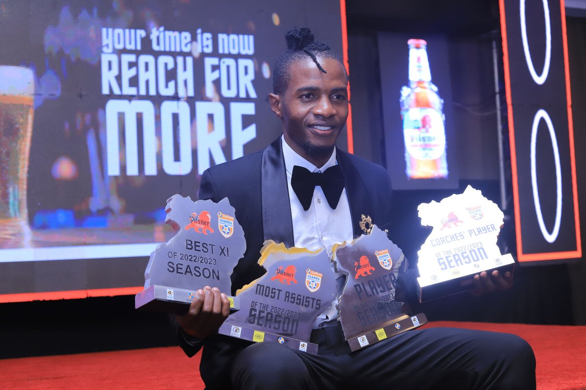 Milton Karisa wins Uganda Premier League player of the Season Award.

• Player of the Season
• Most Assists of the Season
• Coaches' Player of the Season
• Best XI of the Season (Forward)

#PilsnerSUPLAwards | #StarTimesUPL