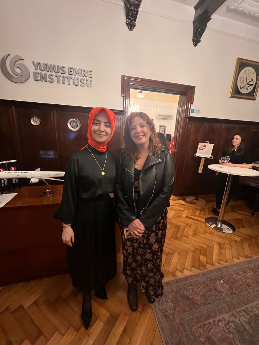melodykabalan's tweet photo. Ayer en la hermosa inauguración de Arte turco en @yeeorgtr @yeebuenosaires conociendo a la profesora de arte Ebru por excelencia #Batul.
Gracias por esta bellisima invitación 🇹🇷🇦🇷 https://t.co/CltqWA85qX