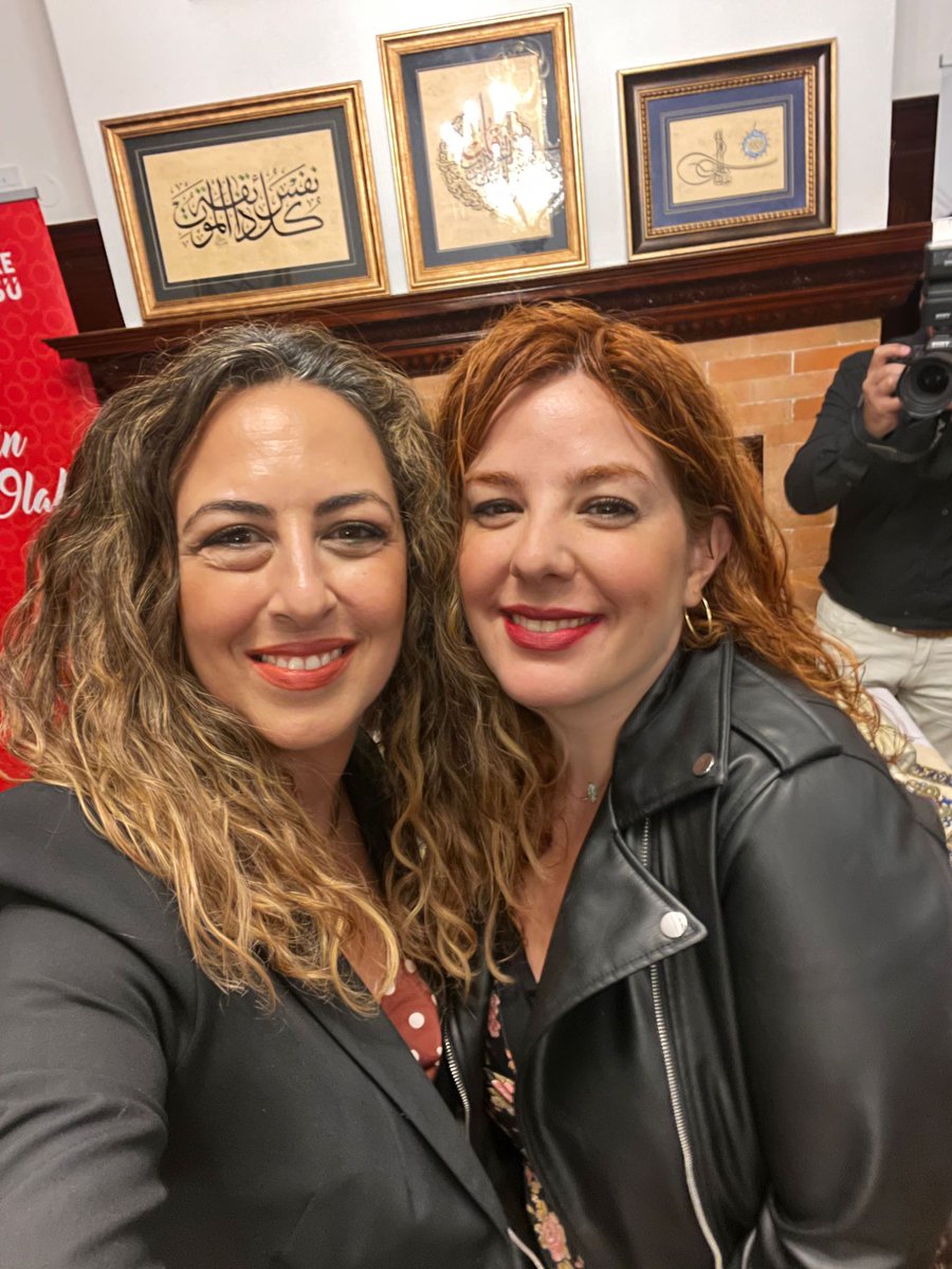 melodykabalan's tweet photo. Ayer en la hermosa inauguración de Arte turco en @yeeorgtr @yeebuenosaires conociendo a la profesora de arte Ebru por excelencia #Batul.
Gracias por esta bellisima invitación 🇹🇷🇦🇷 https://t.co/CltqWA85qX