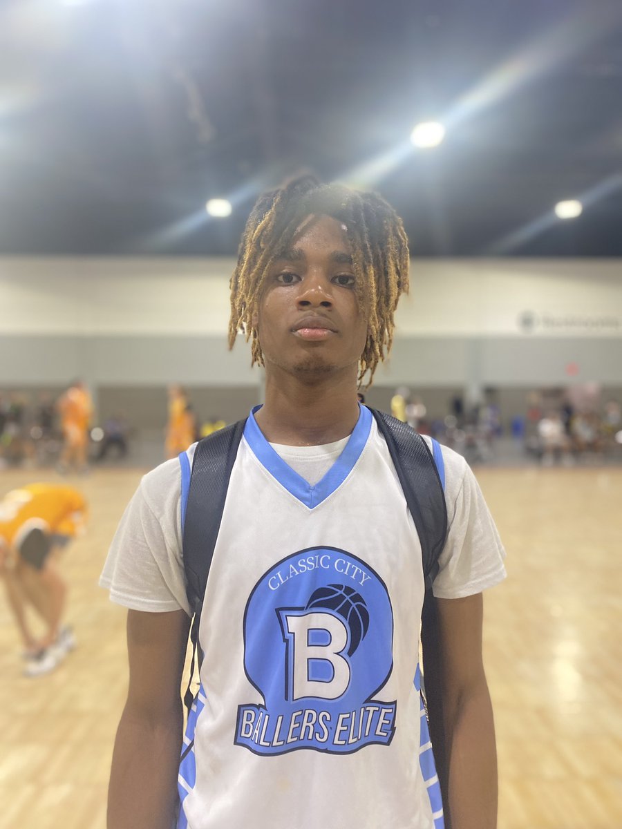 hoopseen's tweet photo. CCB White 17U with the win over GameTime Ballers ATL 61-34. 

CCB was led by KD Dawson (left) and Levi Slaten. Dawson had 17 pts (2 threes), while Slaten led all scorers with 25 pts (5 threes) lighting it up from deep. https://t.co/Wt8otwEIQZ