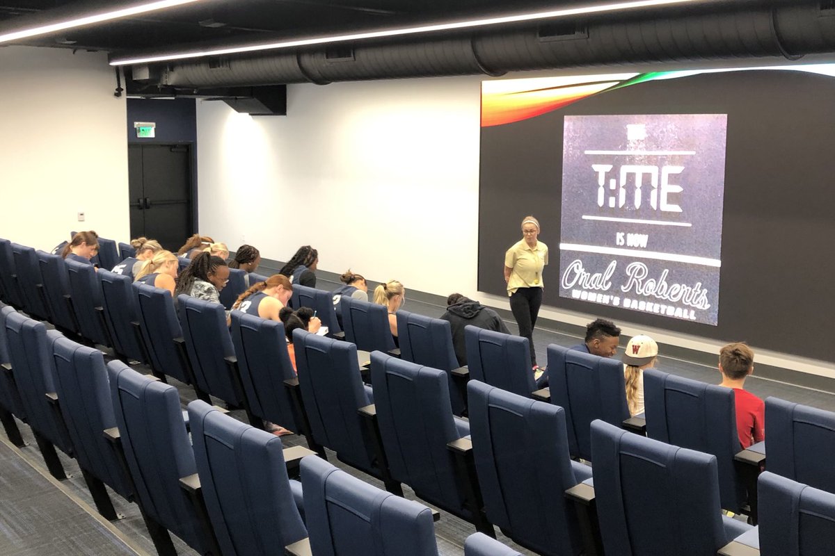 ⁦⁩Your ORU Golden Eagles have arrived! ⁦<a href="/ORUWBB/">ORU W. Basketball</a>⁩