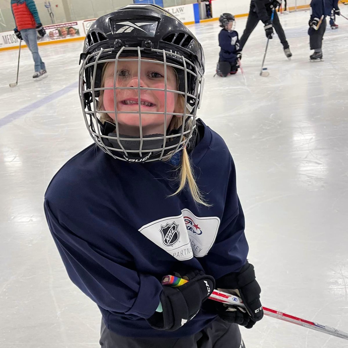 Is your 5-9 year old eager put on the pads? Join our Summer Learn to Play program from July 9 - August 20! Register here: eastlansingicecube.com/programs/new-p…