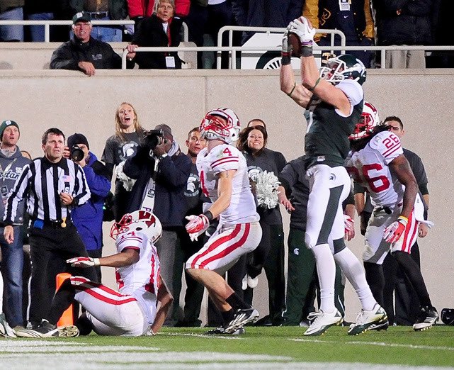 DarkoStateNews's tweet photo. 🚨CONTEST🚨

Win YOUR CHOICE of any MSU t-shirt from our friends at @NudgePrinting!

TO ENTER:

1. Retweet

2. Tell me where YOU were when Keith Nichol “caught the ricochet”.

We’ll have @KeithNichol7 pick his favorite story tonight. https://t.co/9bwMG5gWoE