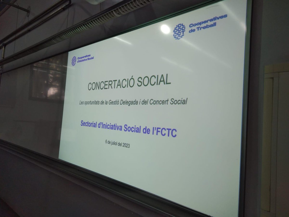 Reflexescoop's tweet photo. Acabem la 2 jornada de la Universitat d’Estiu del Cooperativisme.Debats i reflexions entorn la Concertació Social, els Pols Cooperatius, la Sobirania Tecnològica, la presència de l’ESS a les Universitats, models de Finançament…Nou dia intens i per seguir endavant més fortes! https://t.co/A23ZNCWp7x