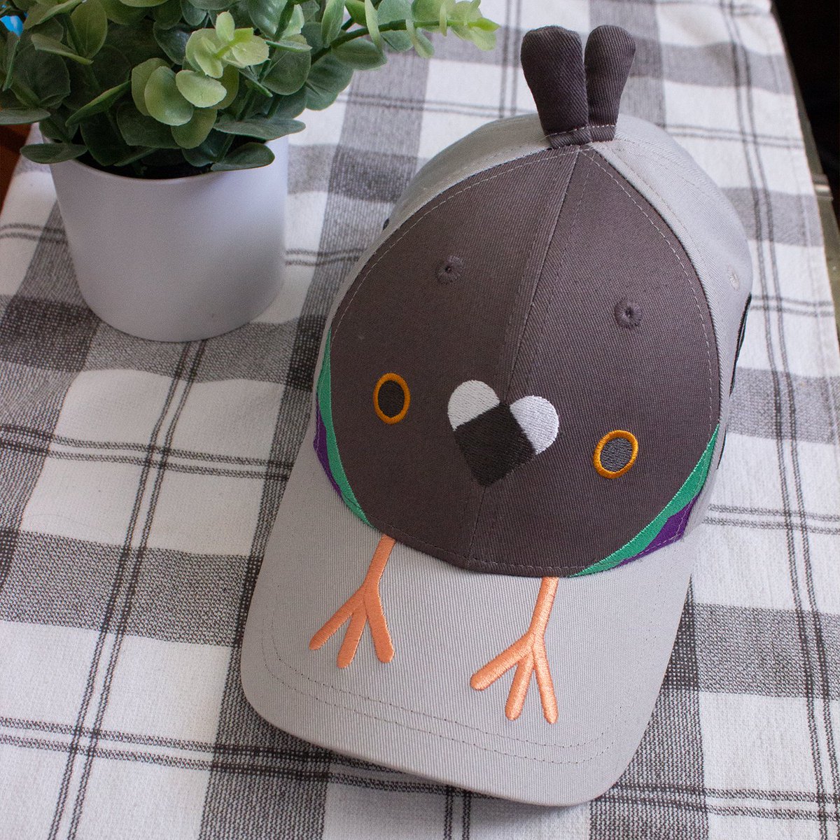 emibirdee's tweet image. Hello those who crave the pigeon hat! I'll be sending out the rest of the pre-orders this week-weekend and try to get the residual ones posted Monday for you to take home 🥺💗🐣