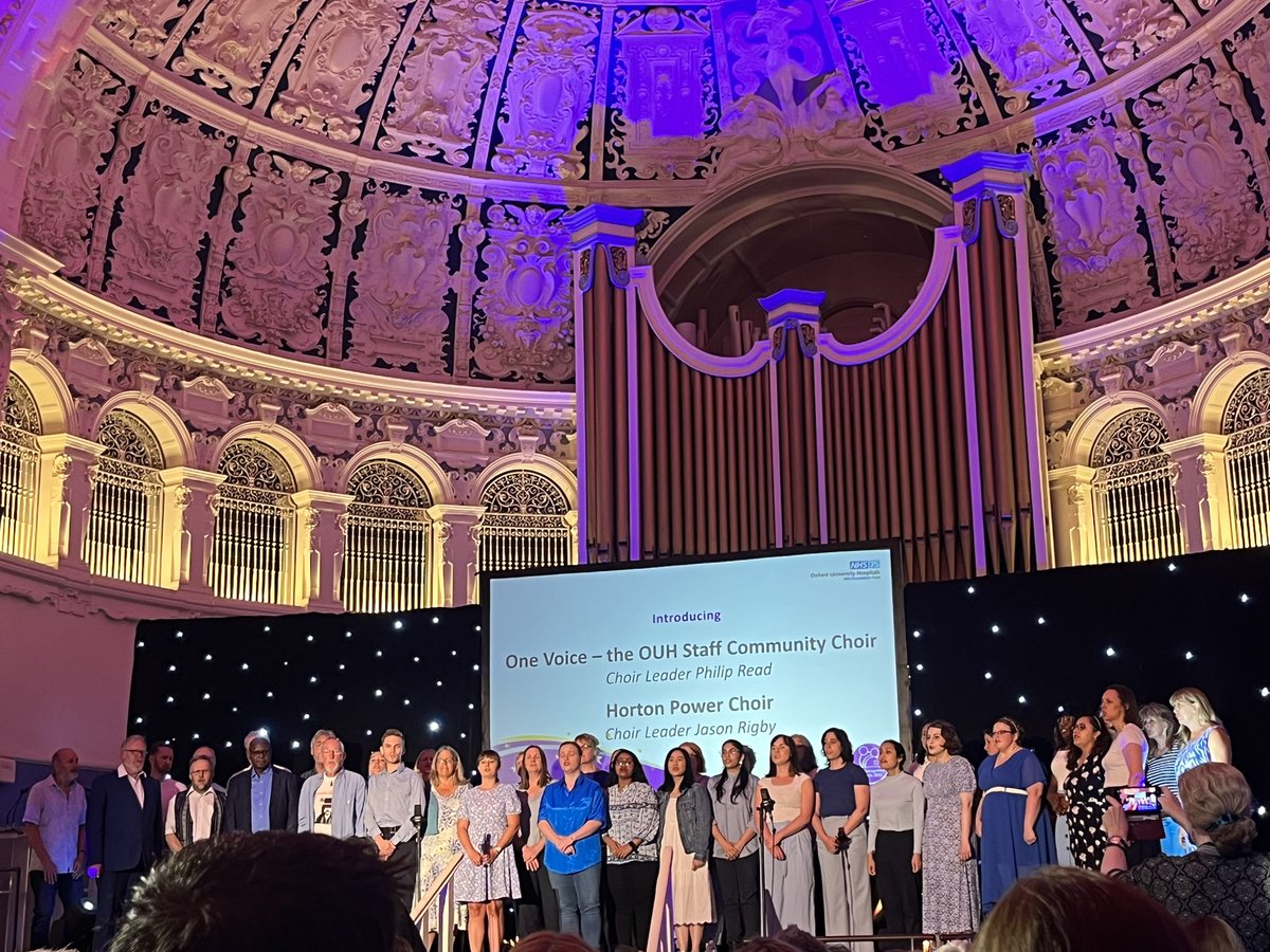 What a fantastic opening to the #OUHAwards23 - the amazing voices of the One Voice Choir &amp; the Horton Power Choir! 🎵🎶🎉