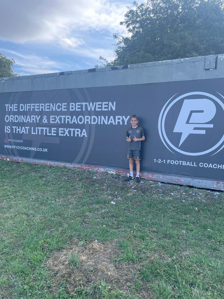 Darren Owens tweet media