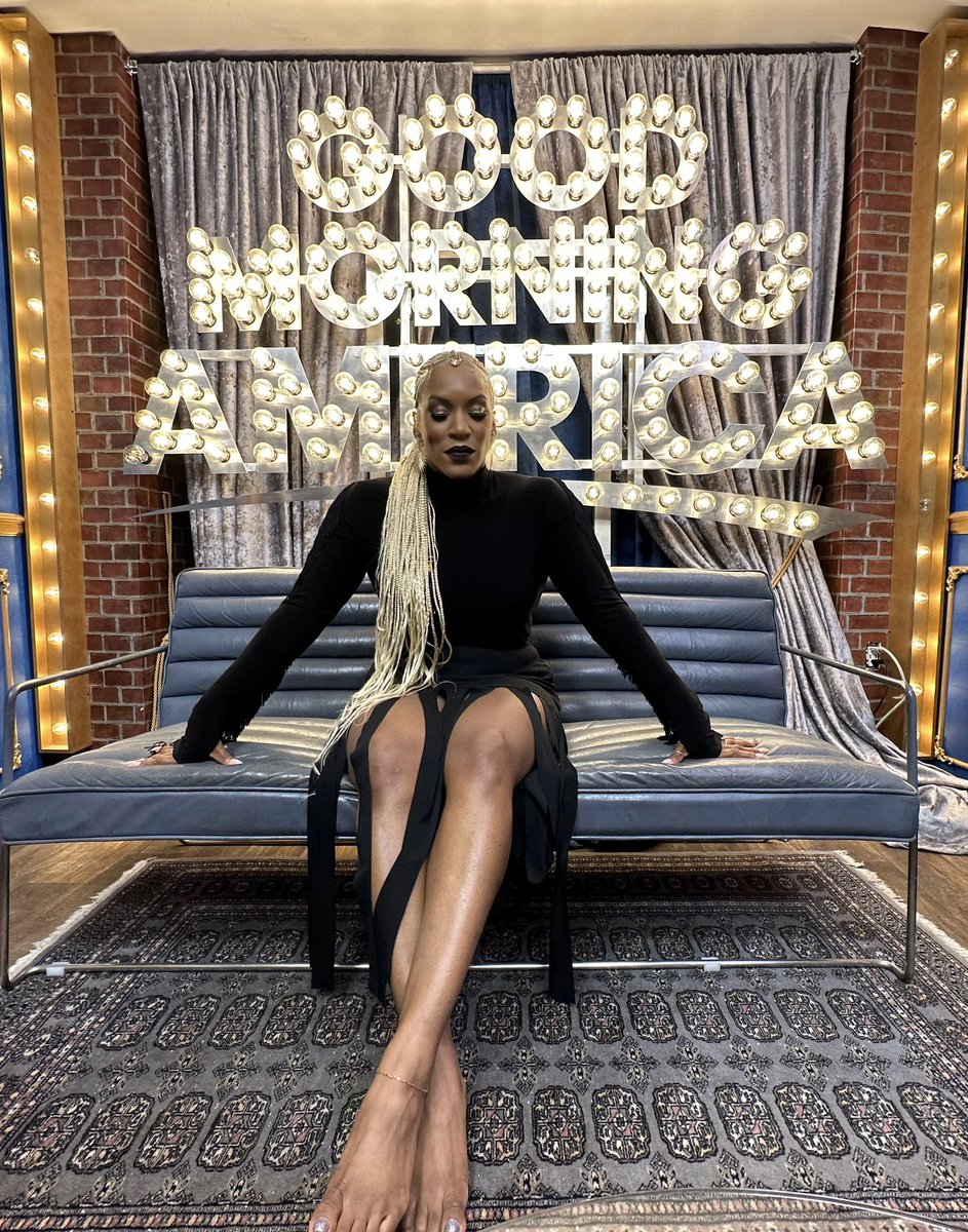 Liv Warfield tweet media