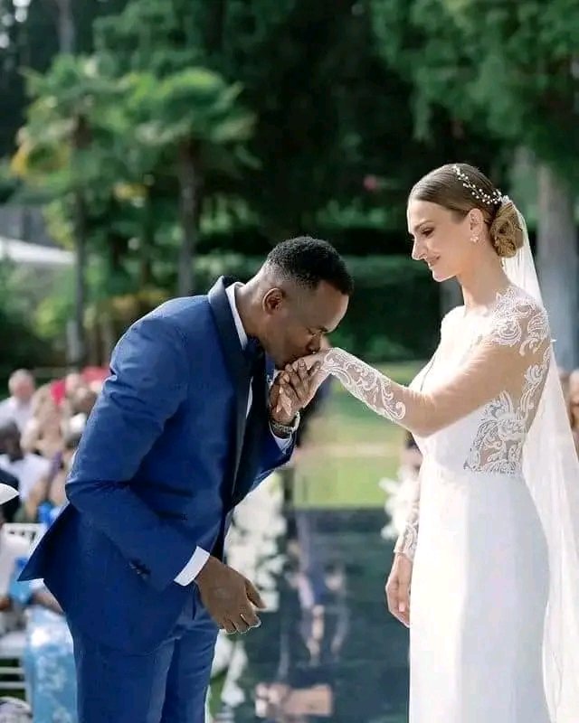 toridey_'s tweet photo. Obinna Nsofor, the former Super Eagles striker, gets married to his Serbian partner, Anastasija Radi.
#toridey #lifestyle https://t.co/IXmXkuspgF