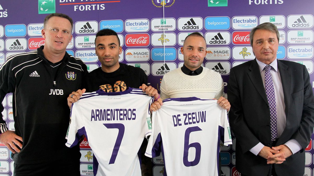 Mauveside tweet media