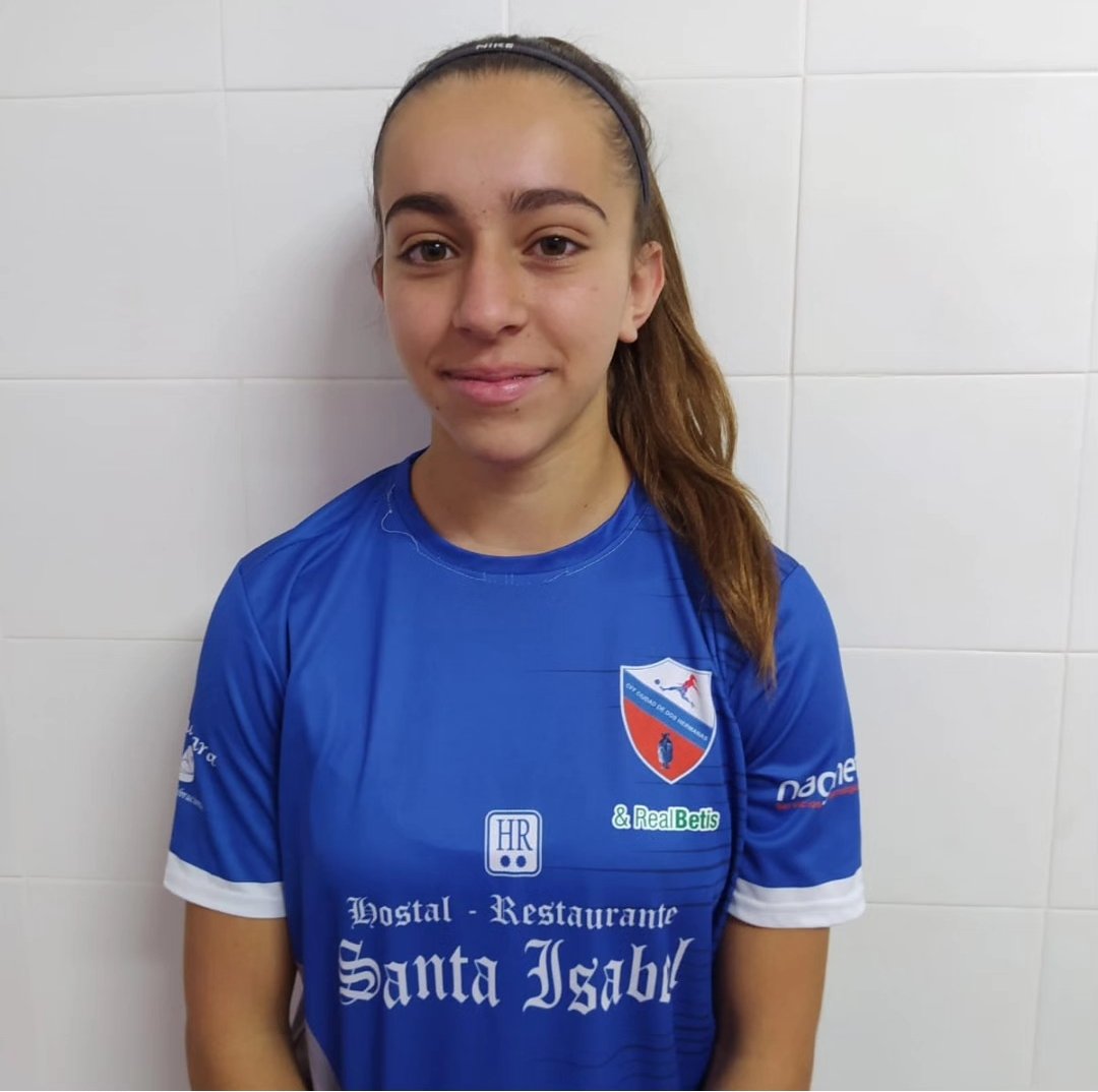 Hoy despedimos con todo nuestro cariño a una de las nuestras, a nuestro 17, fundadora de nuestro club. 

@luzvilchess_ se incorporará la próxima temporada al juvenil del @realbetisfem .

Te hemos visto crecer y hemos disfrutado muchísimo haciéndolo.

Hasta pronto Luz!!