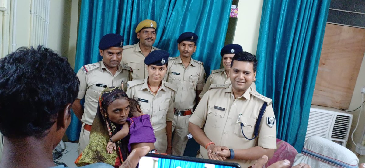 GAYAPOLICEBIHAR's tweet photo. गया पुलिस की त्वरित कार्रवाई, में आठ माह के बच्चे को अगवा करने के दो आरोपी गिरफ्तारः-
@bihar_police 
@IPRD_Bihar 
@thegreatkbc 
#GayaPolice
#gaya_police_at_your_service https://t.co/tLYcZElWs1