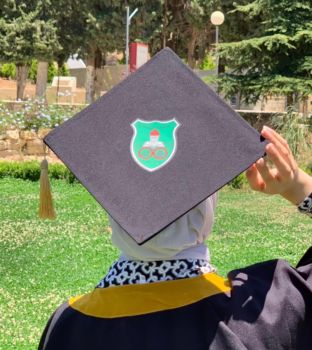 عاجل ورسميًا | بعد تواصل النشامى مع رئيس الجامعة الأردنية ونائب الرئيس للشوؤن الادارية:

لأول مرة في تاريخ الجامعة الأردنية، يسمح رسميًا بلبس "طواقي التخرج" في حفلات ستاد الجامعة الأردنية أسوةً بباقي الجامعات المحلية والعالمية حيث كانت ممنوعة في الجامعة طيلة هذه السنوات،