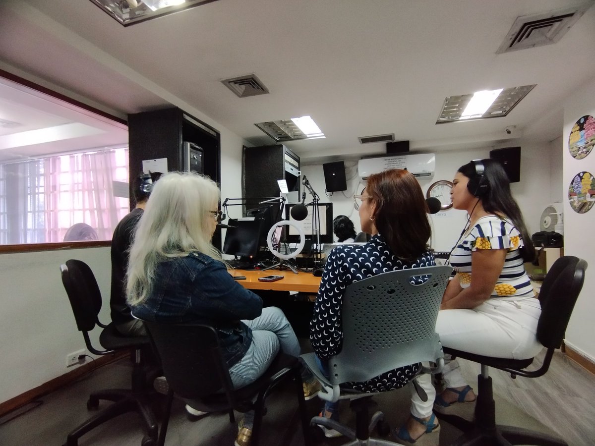 Enumeradosradio's tweet photo. #Alaire | Hoy #06Julio en #Enumerados en su agenda del día debate sobre la nueva red social de #Meta que logro alcanzar más 30 millones de usuarios en pocas horas de su lanzamiento. 
#Radio 
#Programas 
#RadioRumbos. https://t.co/H0mZWlHk0B