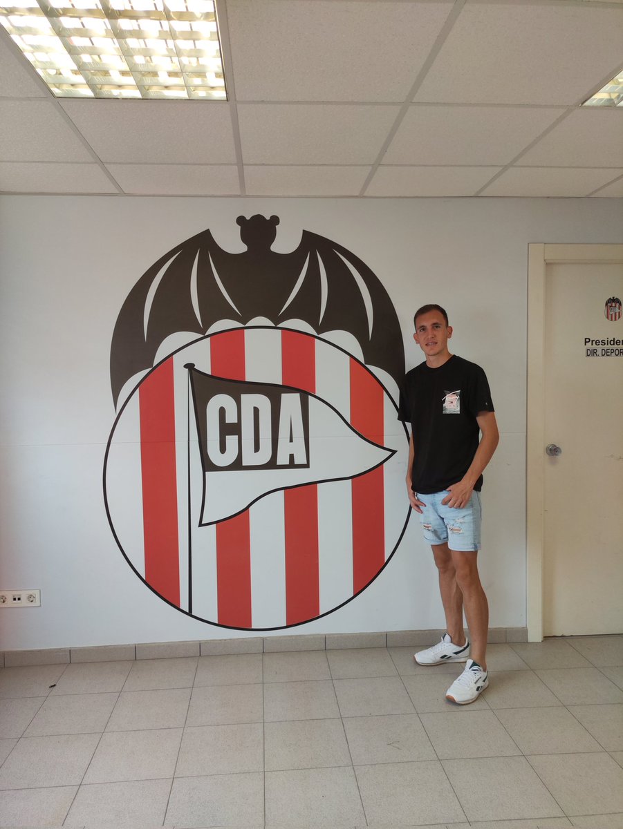Se inicia una nueva etapa, en la que seguro que aprenderé muchísimo!! 

A por todas y con muchas ganas e ilusión ⚽