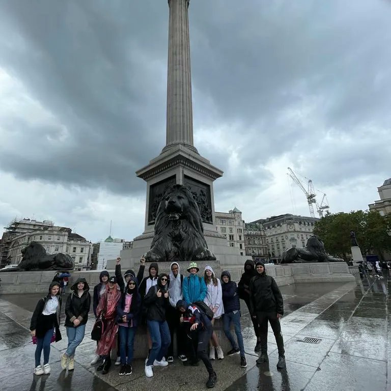 sptacademy's tweet image. This week, our School Council visited London to meet with our Local MP, Navendu Mishra, and to explore Parliament!

They got a taste of what a career in politics would be like 👩🏻‍⚖️

#EducationWithCharacter #FutureMe