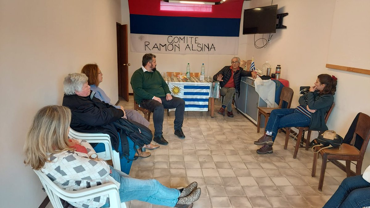FA_RioNegro's tweet photo. Continuamos las reuniones en Fray Bentos y Young, cooperativas de trabajo, colectivos feministas, Agrupación de prevención de suicidios. #elfateescucha @Frente_Amplio https://t.co/ATgwOg2gtL