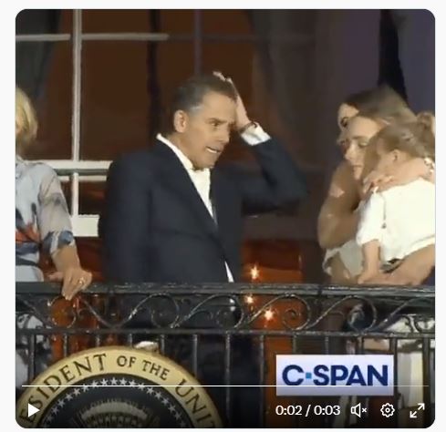 PoliticsOnX's tweet photo. THE LOOK YOU MAKE WEN YOU REMEMBER WHERE YOU LEFT YOUR CRACK...🤦(*ALLEGEDLY)

#whitehousecocaine #morbleu https://t.co/KeHY5oQBXI