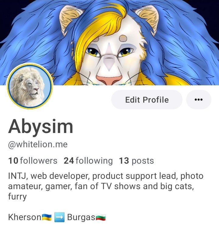 Білий лев tweet media