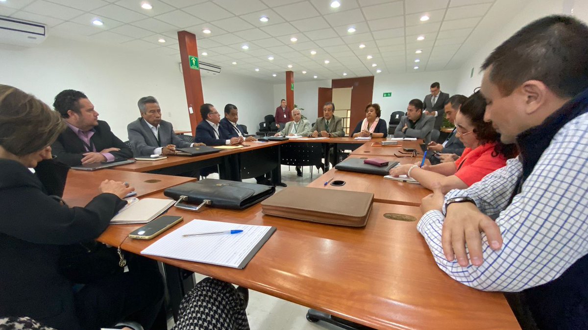 Centrofcrl's tweet photo. El #CentroFederalLaboral acompaña la revisión integral del #CCT del Sindicato de Trabajadores Petroleros de la República Mexicana (#STPRM) con @Pemex, a través del servicio gratuito de conciliación colectiva.👷🏾‍♂️✍️🏾🔍 https://t.co/F8SXWsYoYb