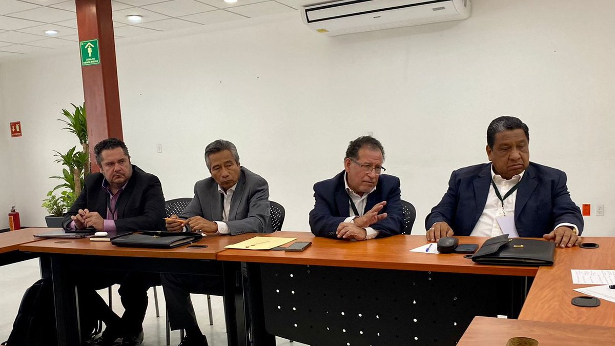 Centrofcrl's tweet photo. El #CentroFederalLaboral acompaña la revisión integral del #CCT del Sindicato de Trabajadores Petroleros de la República Mexicana (#STPRM) con @Pemex, a través del servicio gratuito de conciliación colectiva.👷🏾‍♂️✍️🏾🔍 https://t.co/F8SXWsYoYb