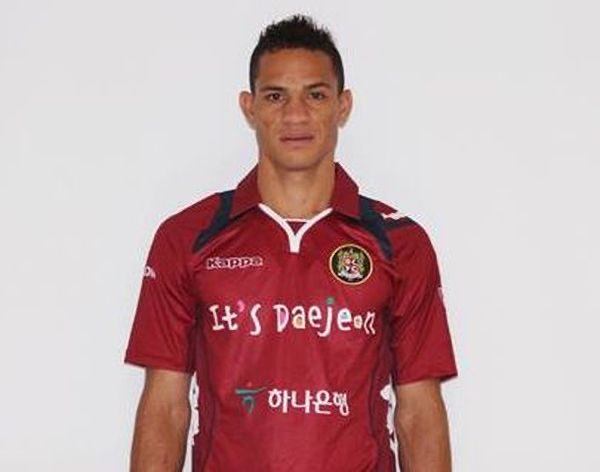 SantyMartinezM's tweet photo. Anderson Plata,nuevo jugador del Equipo del Pueblo @DIM_Oficial.
El Rojo del Dim es pasión.
Ojalá te vaya bien muchacho https://t.co/9MQmJ6m0V3