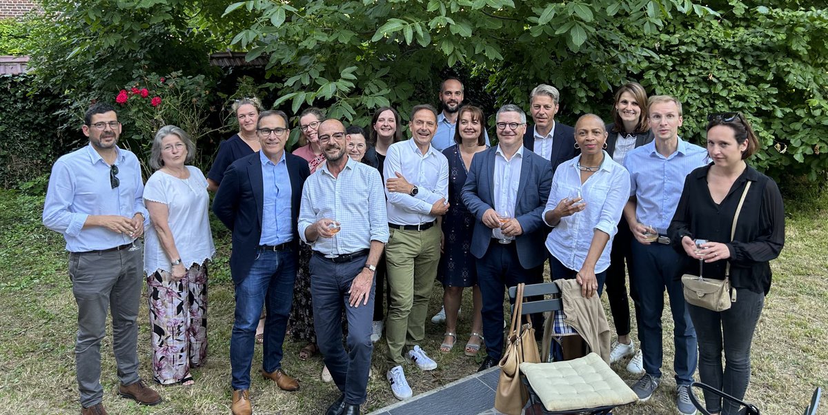 AvocatCompiegne's tweet image. Ce soir notre bâtonnier reçoit ses MCO et les avocats engagés du barreau 🔹RDV à la rentrée 👋⁦@COBHAF⁩ ⁦@Conf_Batonniers⁩ ⁦@ConfRegBatOuest⁩